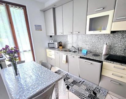 Brusimpiano Apartamento | ZARA HOUSE - Lake and Pet Friendly