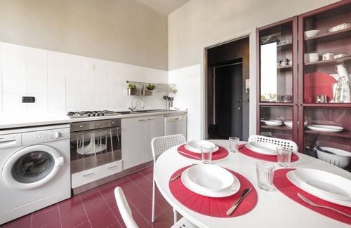 Zona Zara Apartamento | Zara & Island APT! 100m from the Istria M5 stop!