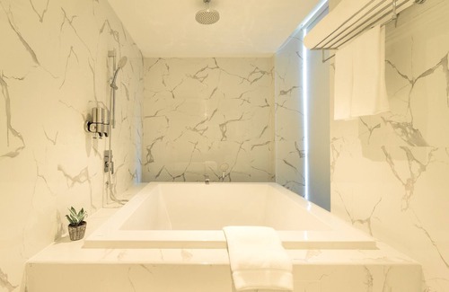 Rama 9 Hotel | ZAZZ Urban Bangkok