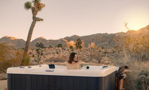 Joshua Tree Highlands Casa | Zebra Shadow By The Cohost Company