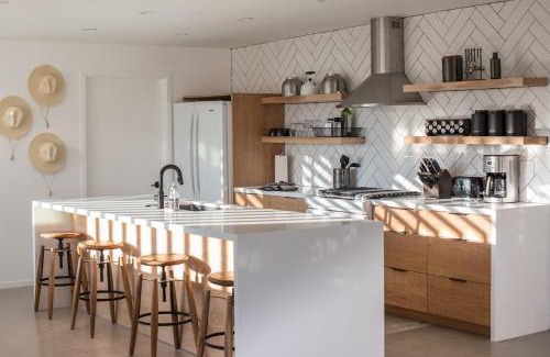 Joshua Tree Highlands Casa | Zebra Shadow By The Cohost Company