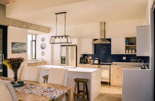 Gansbaai Casa | Zebra Views - Romansbaai Luxury Retreat