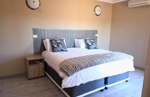 Bela-Bela Casa | Zebula Bush Lodge 47 by Euphoric Leisure
