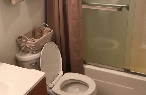 Riverside Apartamento | Zee’s Hideaway 2- 4433