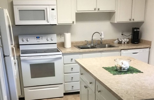 Riverside Apartamento | Zee’s Hideaway 2- 4433