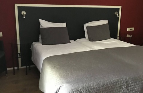 Renesse Hotel | Zeeland Escape w/ 3 Spacious Haven | Coastal Adventures & Local Sites nearby