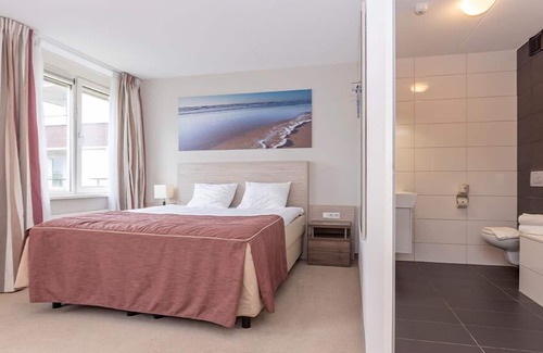 Kamperland Hotel | Zeeland's Wellness | Perfect Group Getaway for Relaxation & Adventure | 3 Units