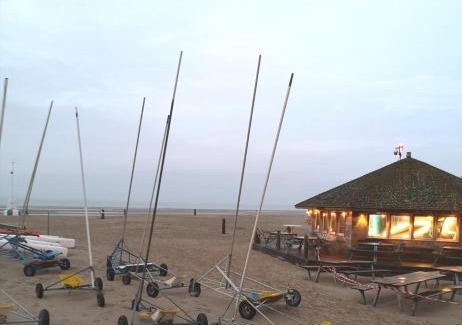 Oostduinkerke-Bad Apartamento | Zeester en koffie.