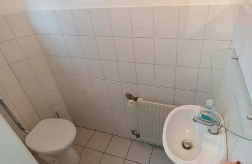 Hofgeismar Apartamento | "ZELTCHEN" 1-ZApp mit WC, aber OHNE DUSCHE!