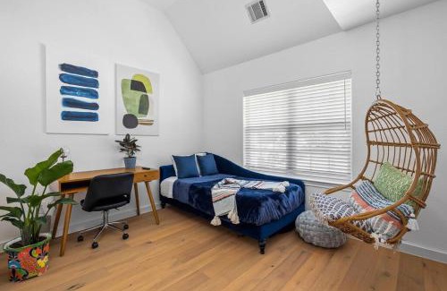 Apache Shores Casa | Zen Austin Home with a Cozy Tree House
