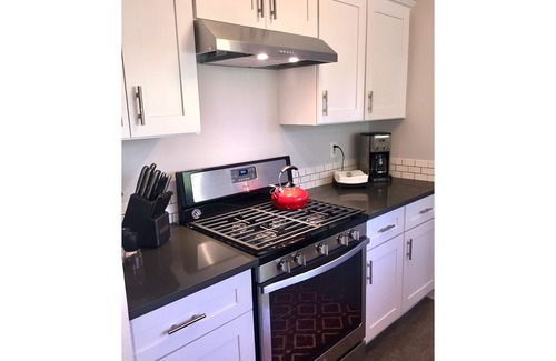 Beaumont - Wilshire Cabaña | Zen Cottage en Cerrar en NE Alberta Arts Area, Sleeps 4