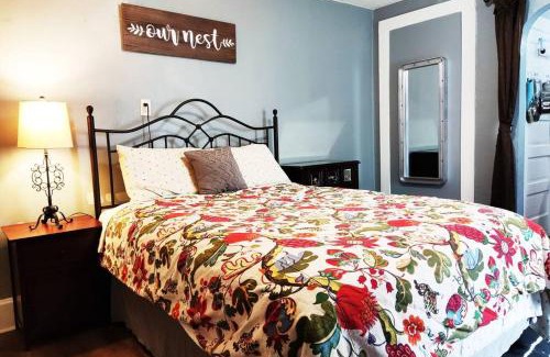 Near Eastside Apartamento | Zen Haven 4- Close to Downtown Indianapolis- Private Studio with Queen Bed