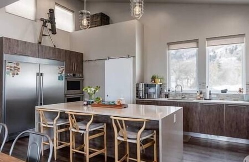 Eden Casa | Zen Mountain Home, 4 Bedrooms, 3.5 bath, Hot Tub, Pet Friendly