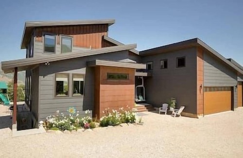 Eden Casa | Zen Mountain Home, 4 Bedrooms, 3.5 bath, Hot Tub, Pet Friendly