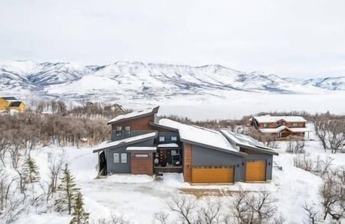 Eden Casa | Zen Mountain Home, 4 Bedrooms, 3.5 bath, Hot Tub, Pet Friendly