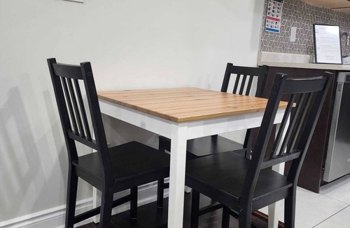 Brampton Apartamento | Zen Nest - Cozy, conveniently located, and just minutes to the airport!