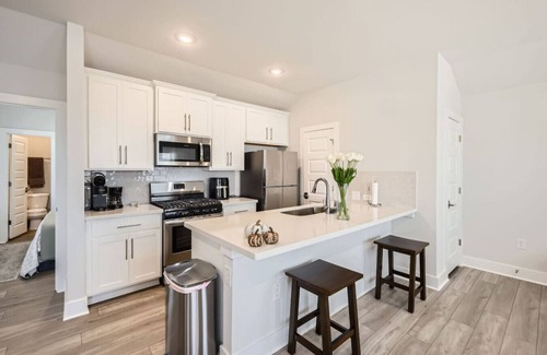 Austin Casa | Zen Oasis + 1BR Guesthouse + Mins to Skyline Park!