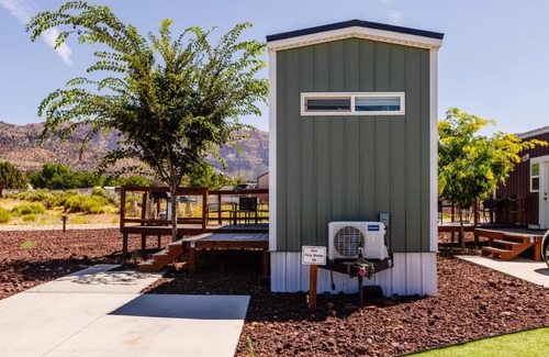 Apple Valley Casa | Zen Tiny Home