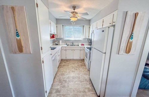 Okanagan-Similkameen Cabaña | Zena's Penticton Beach Cottage