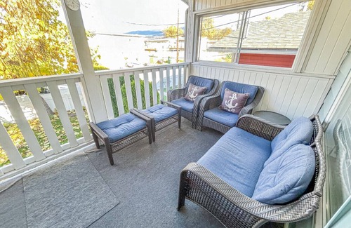 Okanagan-Similkameen Cabaña | Zena's Penticton Beach Cottage