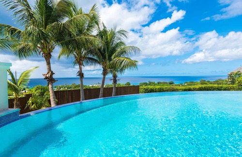 Weston Casa | ZenBreak Aquilae is a 5 Bedroom ridgluxury holiday home with sea views