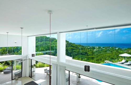 Weston Casa | ZenBreak Atelier House is a contemporary 4 bedroom ridge-front holiday villa with sea views