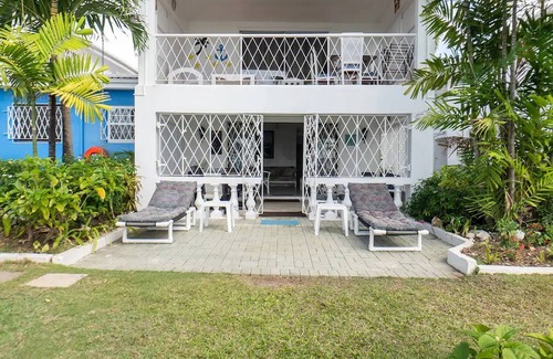 Spring Garden Casa | Zenbreak Freshwater Beachfront 5