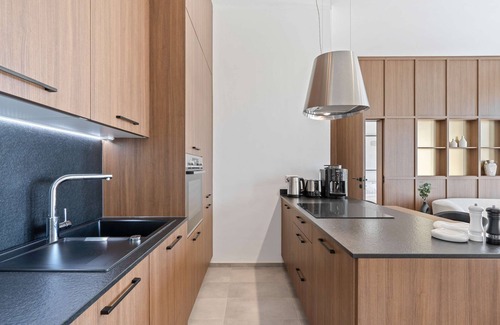 Ville Haute Apartamento | Zenit Royal - Designer City Apt w Panoramic Sunset Views & Concierge