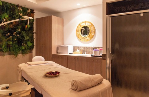 Juvignac Hotel | Zenitude Hotel la Valadiere, Ascend Hotel Collection