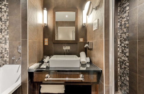 Juvignac Hotel | Zenitude Hotel la Valadiere, Ascend Hotel Collection
