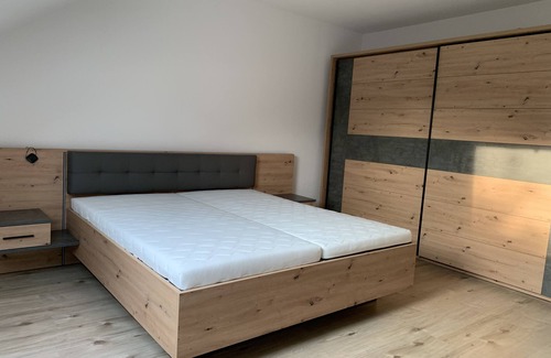 Region Hannover District Apartamento | Zentral und Ruhig nah an Hannover Gelegen. Eigener Parkplatz und Bäcker vor Ort