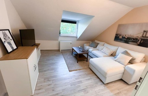 Ostviertel Apartamento | Zentrale Wohnung für 4 mit Bett und Schlafcouch