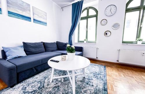 Zentrum-West Apartamento | Zentraler Altbau am Clara-Zetkin-Park, RB-Arena um die Ecke, Netflix inklusive