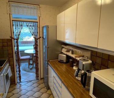 Stadtkern Marl Apartamento | Zentrales Apartment für bis zu 5 Personen mit Balkon, Parkplatz, Waschmaschine & direkten Einkaufsmöglichkeiten