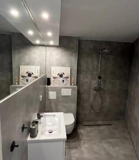 Stadtbezirk 3 Apartamento | Zentrales und renoviertes Apartment nähe Medienhafen mit Balkon