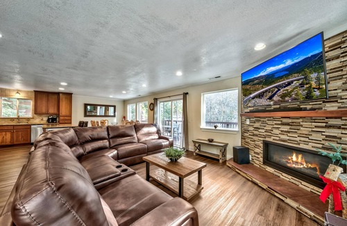 Round Hill Village Casa | Zephyr Cov 5BR4BA -Pool,Spa,Steam Rm,5 Min 2 Ski