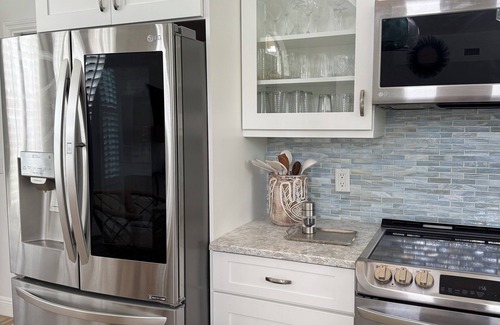 Hobe Sound Casa | Zephyr House in Zeus Park - Walk to Beach & Dining, Game Room, Screen Patio Boho