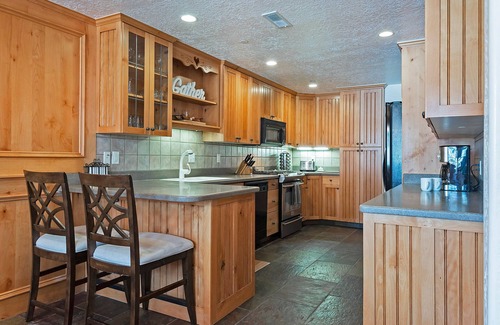 Midway Chalet De Esquí | Zermatt Resort Chalet for Groups & Families 722