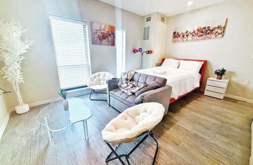 Downtown Des Moines Apartamento | Zesty Orange Abode (438)