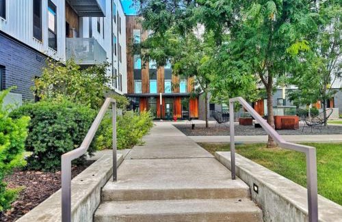 Downtown Des Moines Apartamento | Zesty Orange Abode (438)