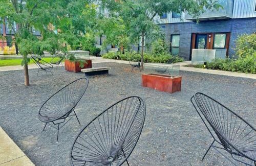 Downtown Des Moines Apartamento | Zesty Orange Abode (438)