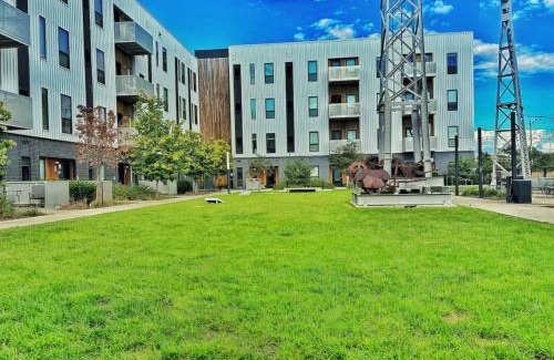Downtown Des Moines Apartamento | Zesty Orange Abode (438)