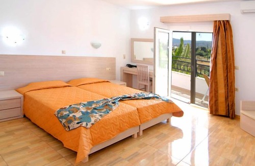 Kefalos Hotel | Zeus