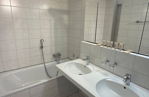 Langstrasse Apartamento | ZH Kuhn - Stauffacher HITrental Apartment