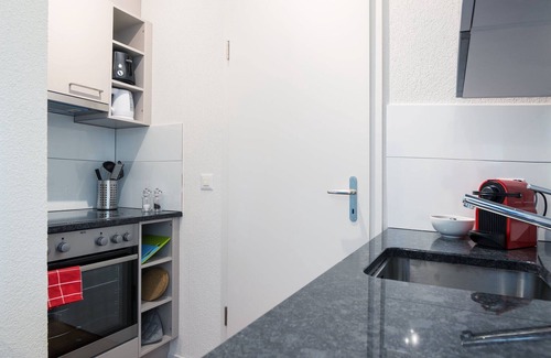 District 9 Apartamento | ZH Tiger - Altstetten Hitrental Apartment