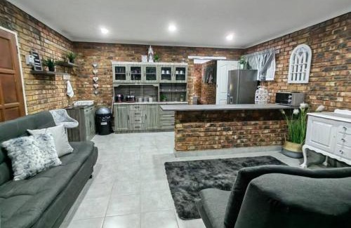 Boksburg Apartamento | Zhantique Guest House 1- Unit 3