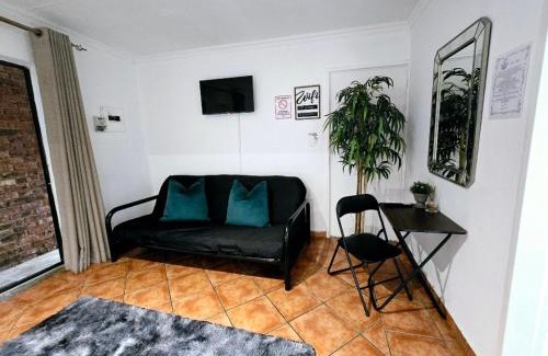Boksburg Casa | Zhantique Guest House 1- Unit 5