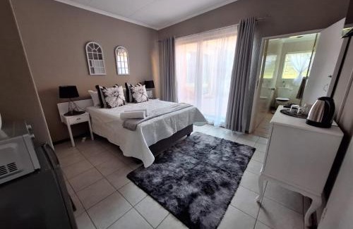 Boksburg Casa | Zhantique Guest House 2- Unit 4