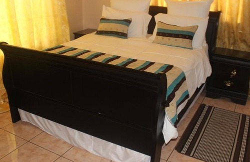 Ndola Cabina | Zholela lodge