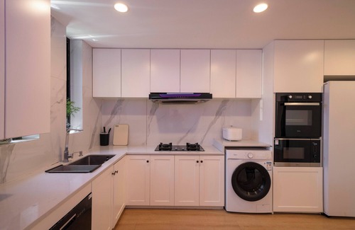 Downtown Shanghai Apartamento | ZHome-Gingkgo Garden Four bedrooms